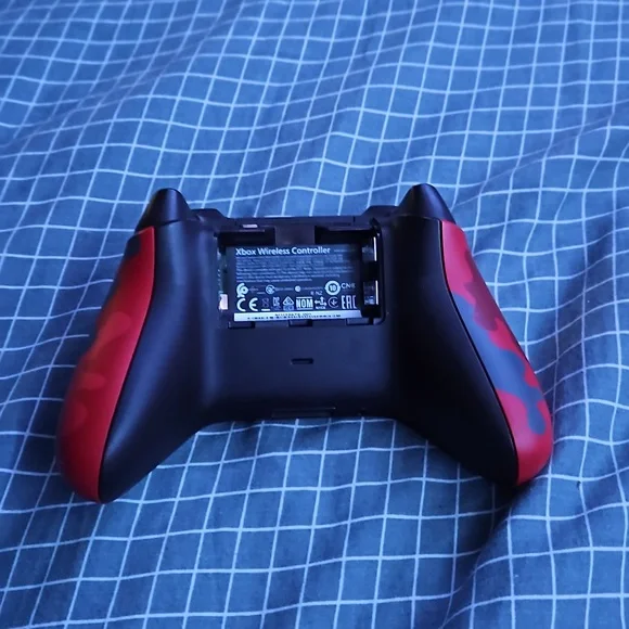 Xbox controller - Picture 2 of 2